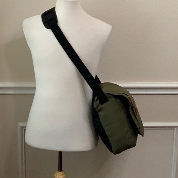 Jansport Bags Jansport Cross Talk Messenger Green Machine Poshmark